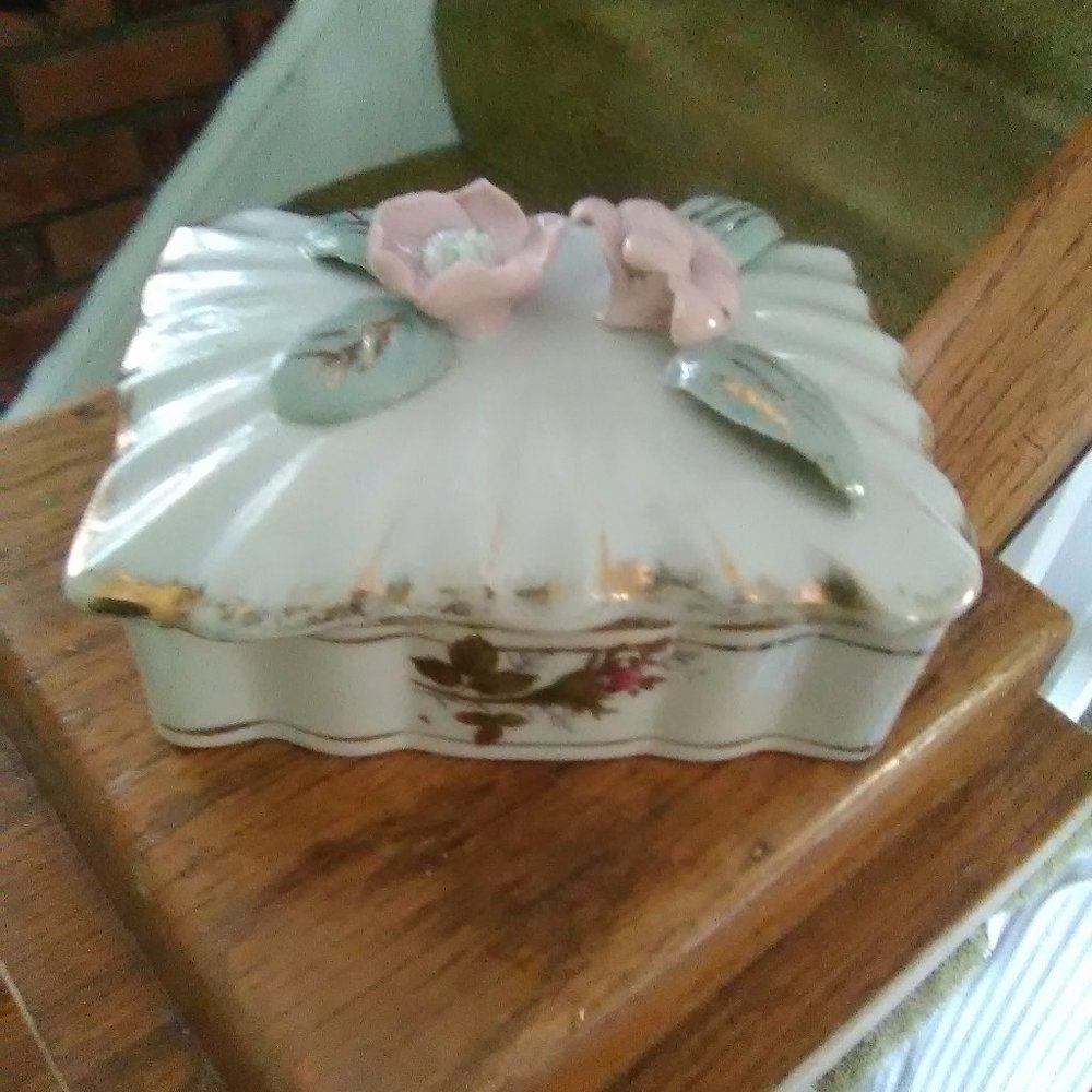 Flowered Trinket Box - Picture 4 of 6